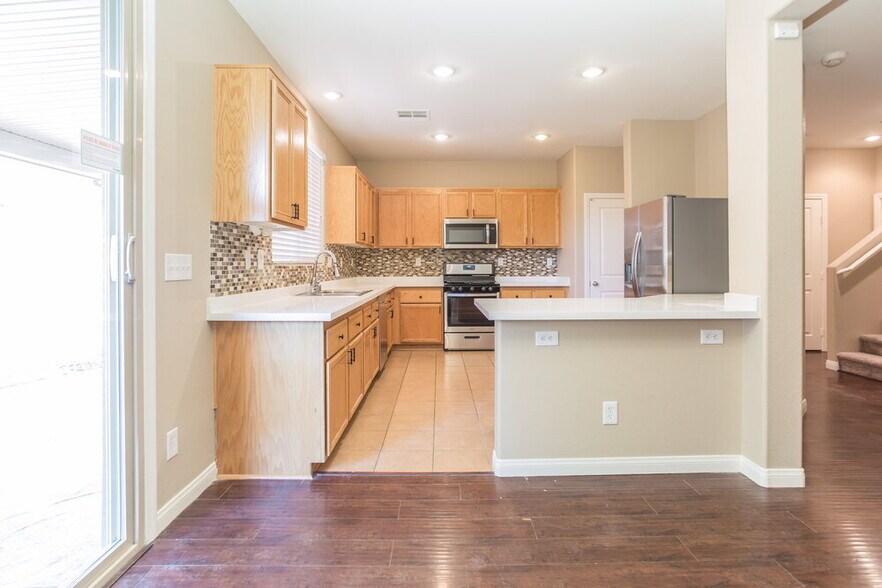 Building Photo - 10731 Iona Island Ave