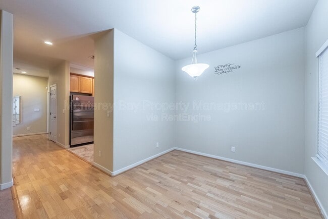 Building Photo - 594 Lopez Ave