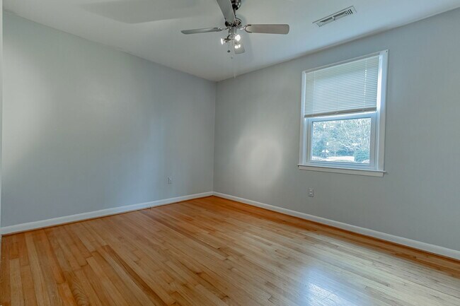 Building Photo - 1452 Birthright St