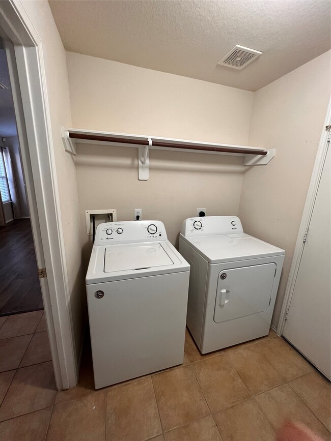 Building Photo - 26611 Marble Falls Bend