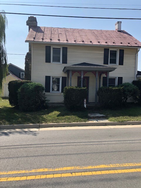 Primary Photo - 40 E Broad Way