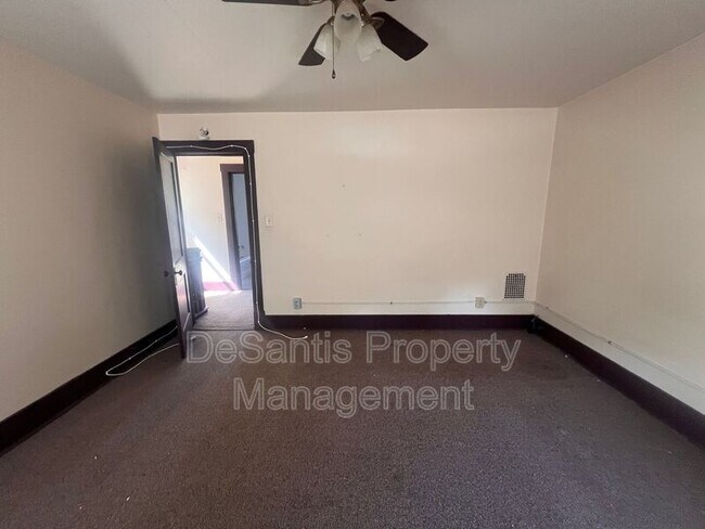 Building Photo - 925 Leeds Ave