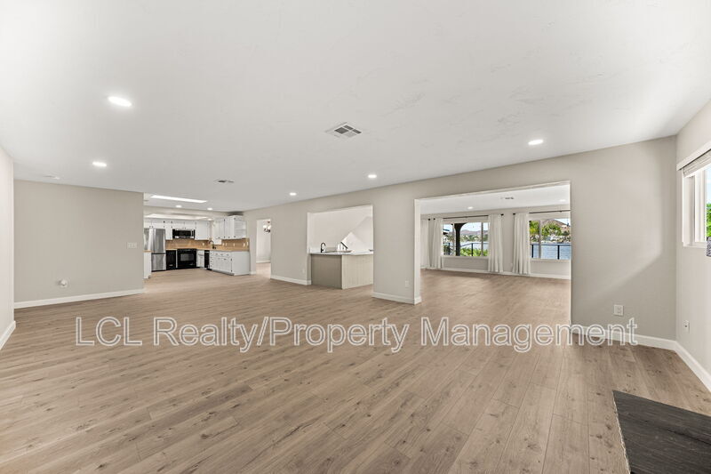 Building Photo - 29880 Longhorn Dr