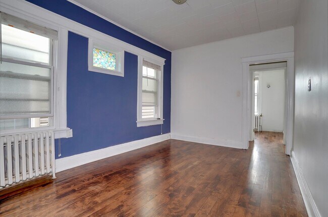 Building Photo - 12 Romaine Ave