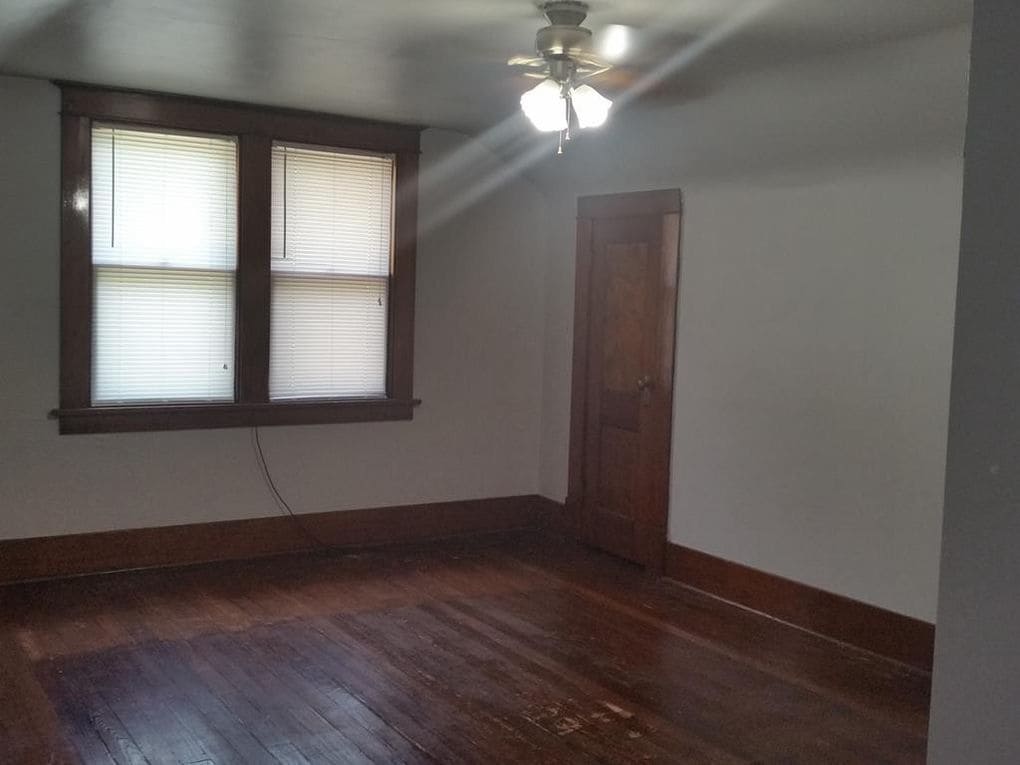 Building Photo - 412 E. Washington St.