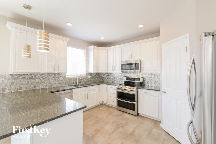 Building Photo - 4886 Mt Massive Dr