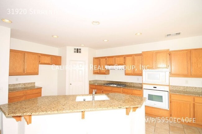 Building Photo - 31920 Serrento Dr