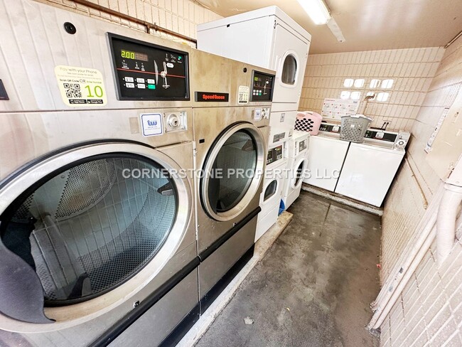 Building Photo - 98-729-729 Moanalua Loop