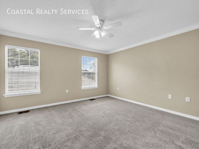 Building Photo - 983 Scenic Oak Ln