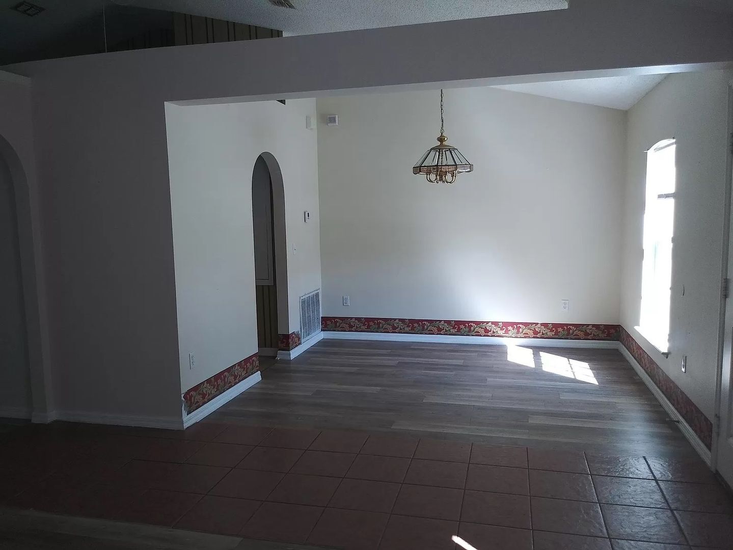 Building Photo - 14169 Spring Hill Dr