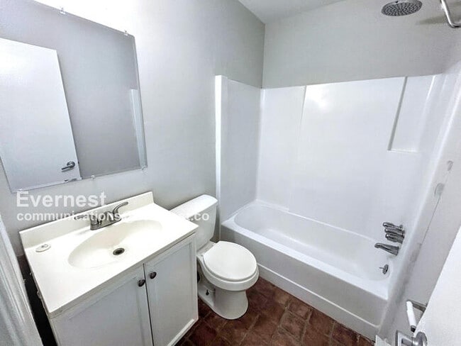Building Photo - 9307 Shiloh Dr