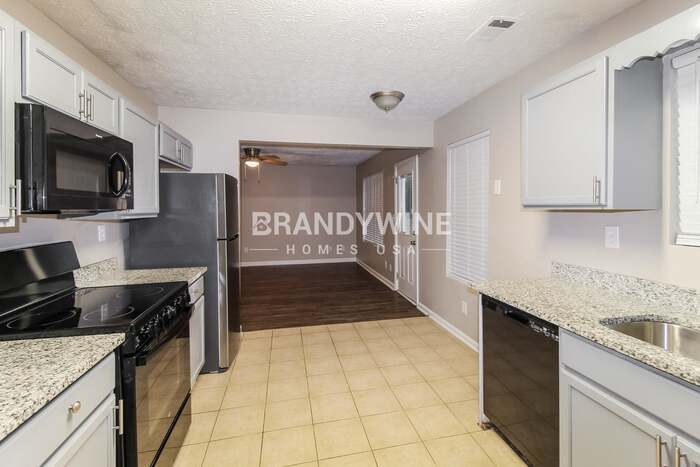 Building Photo - 846 Stonebridge Crescent