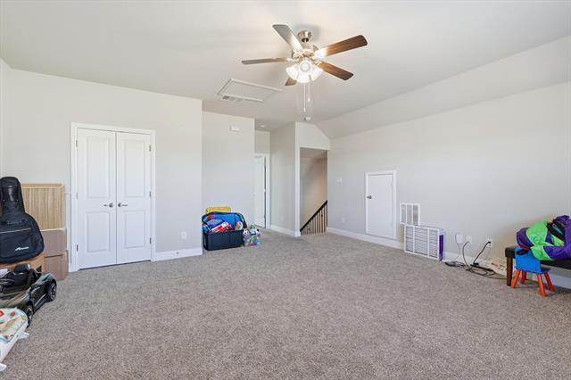 Building Photo - 2001 Oleander St