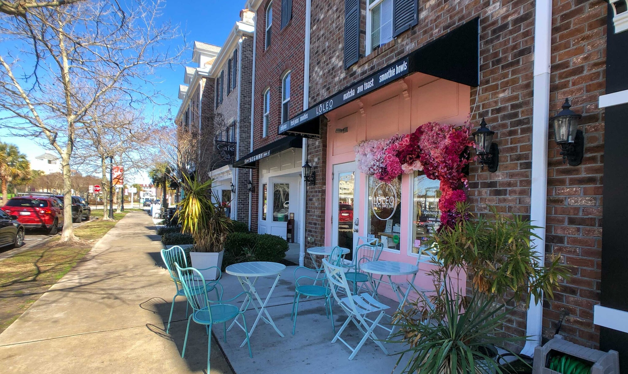 Streetscape - 2834 Howard Ave