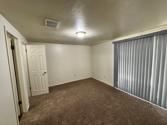 Building Photo - 8607 S Drexel Pl