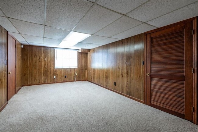 Building Photo - 1205 Spring Valley Ln NE