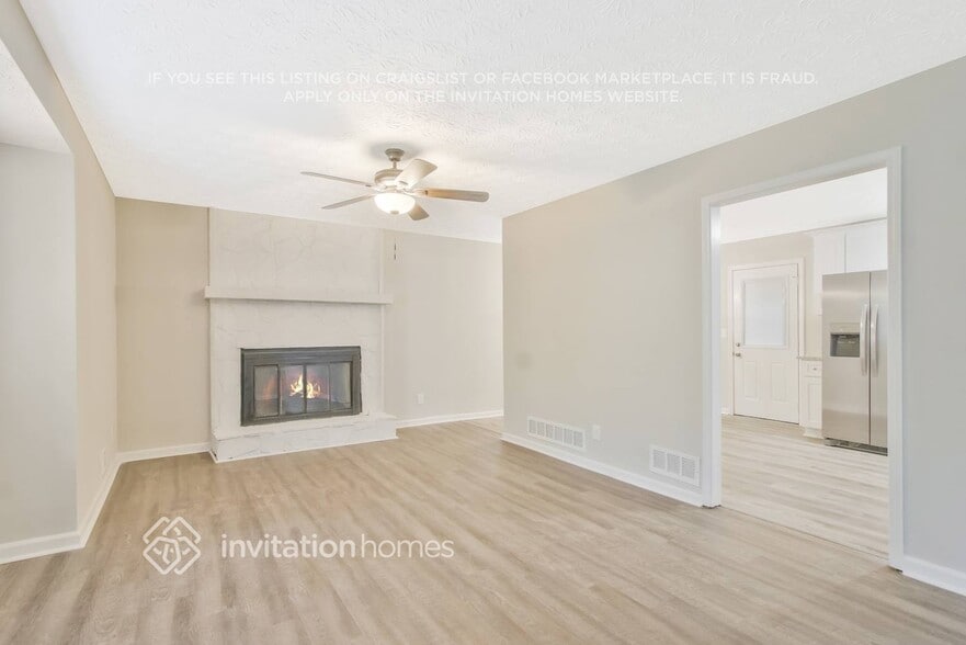 Building Photo - 1023 Lakewood Dr