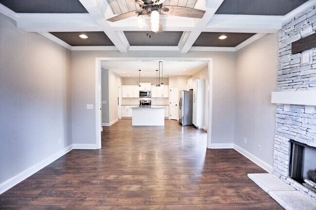 Building Photo - 208 Liam Ct