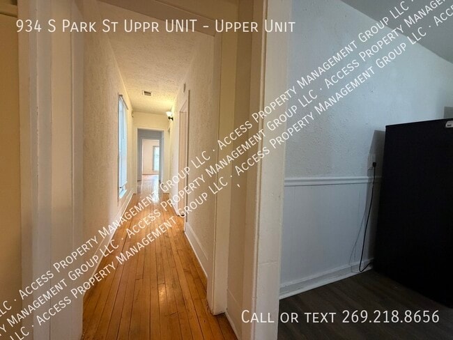 Building Photo - 934 S Park St