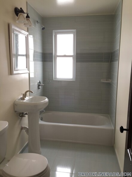 Building Photo - 5 Smythe St