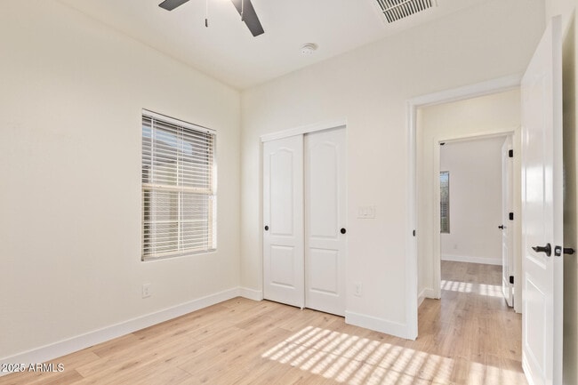 Building Photo - 2669 E Bellerive Dr