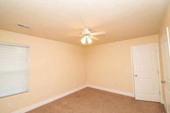 Building Photo - 300 Rylee Cir