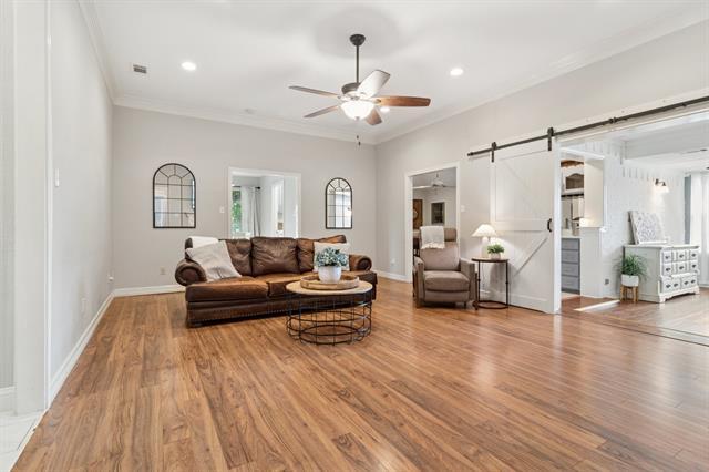 Building Photo - 16435 Red Oak Cir N