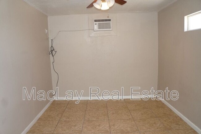 Building Photo - 2227 N 24th Pl