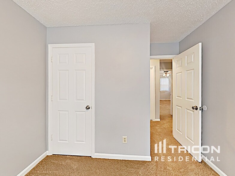 Building Photo - 225 Salusbury Ln