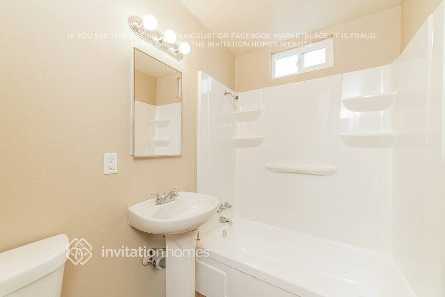 Building Photo - 10326 Pendleton St