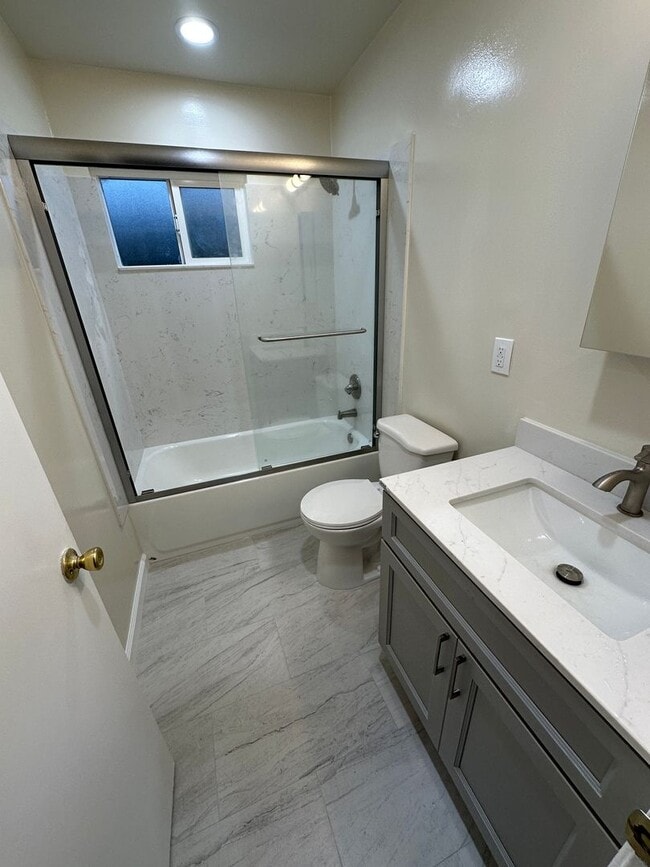 Building Photo - 926 Desert Isle Dr