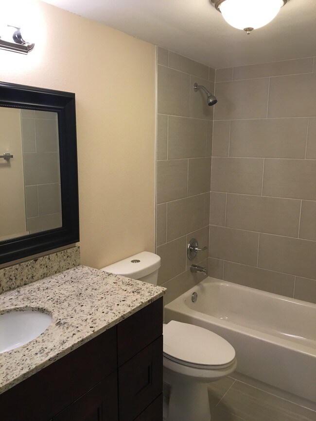 Building Photo - 17466 Dumont Dr