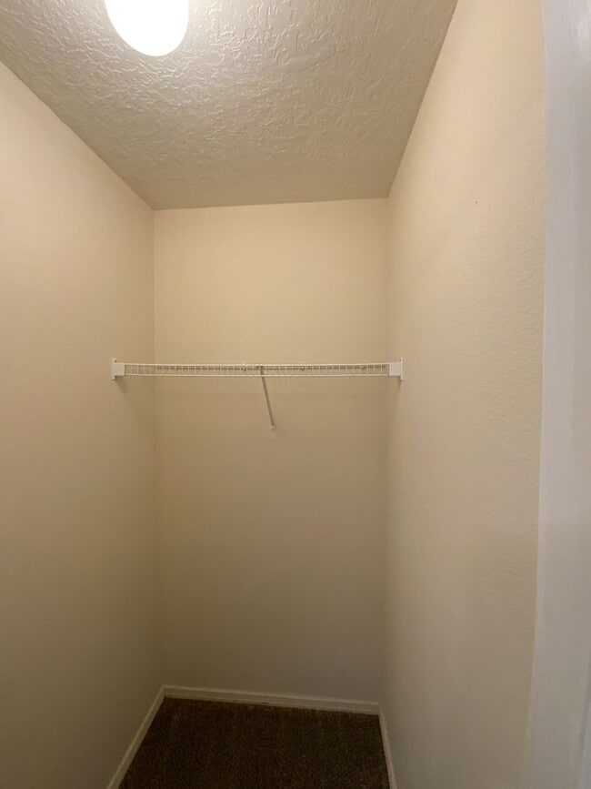 Building Photo - 3 Bedroom Single Story Home Near Northern Blvd NE & Loma Colorado Blvd NE!