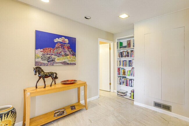 Building Photo - 21 Walking Diamond Dr