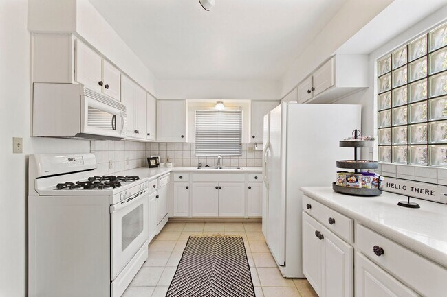 Building Photo - CONTEMPORARY HOME IN ALAMO HEIGHTS