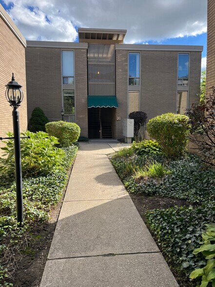 Building Photo - 6680 Chaffee Ct