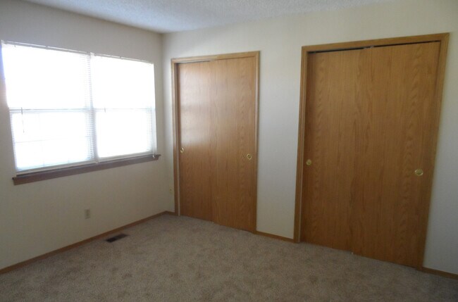 Building Photo - 7957 Lexington Park Dr