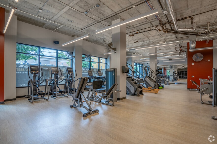 Fitness Center - Aeon