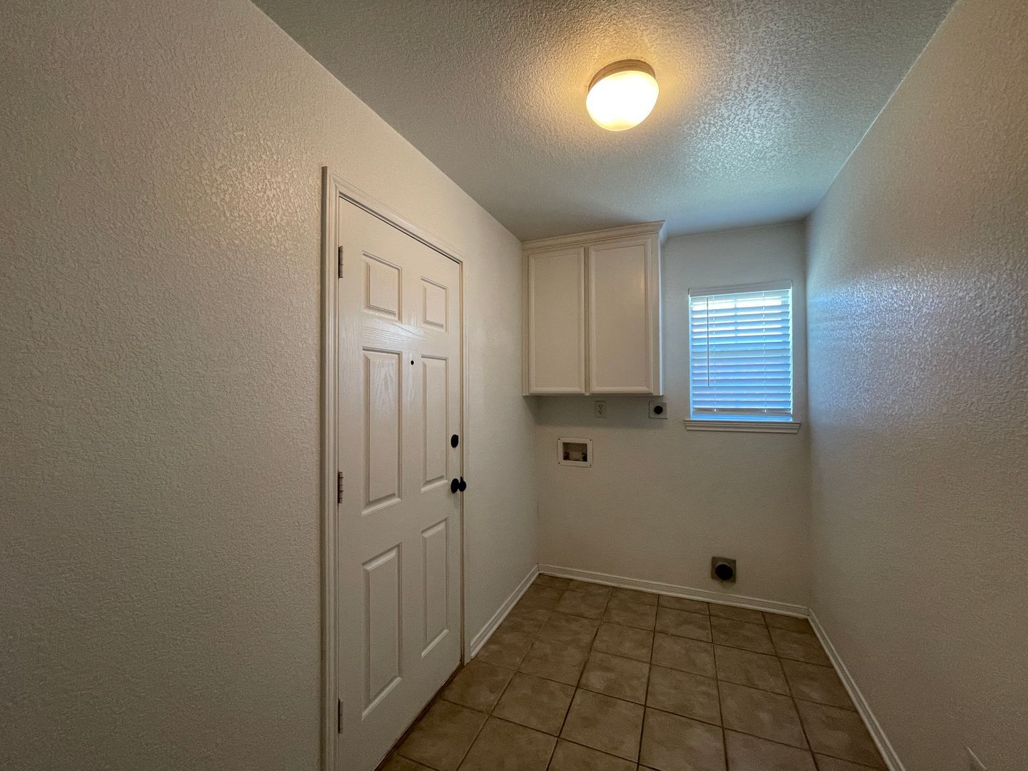 Building Photo - 4205 Capri Dr