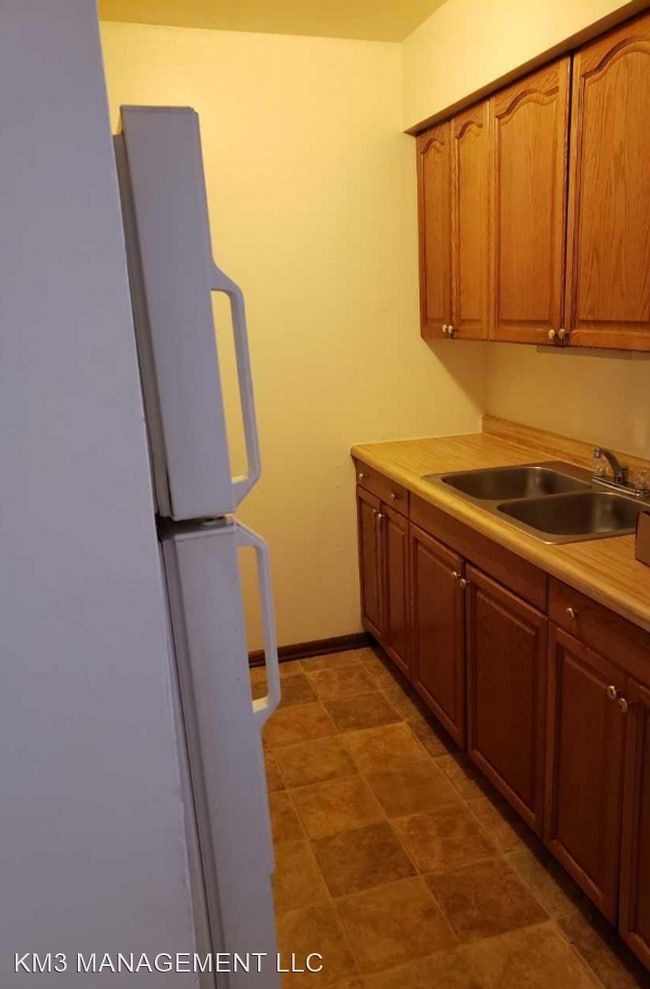 Building Photo - 6333 N Denmark St