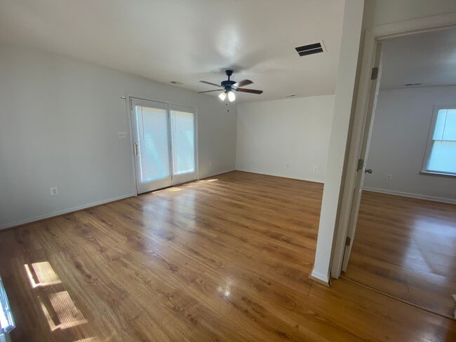 Building Photo - 3 bedroom, 2 bath single family home in Ab...