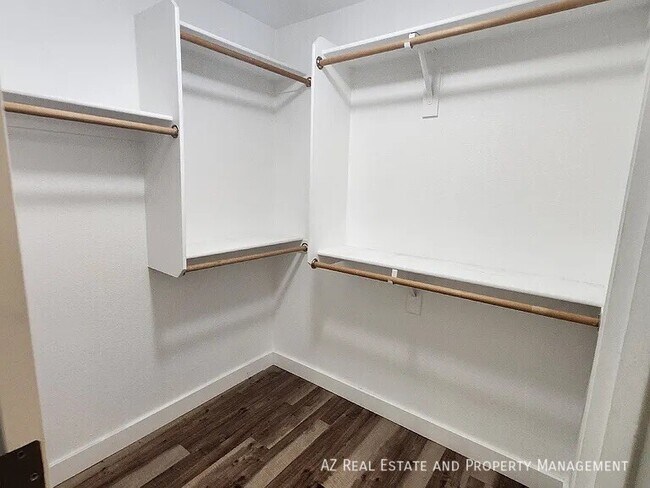 Building Photo - 8642 W Echo Ln