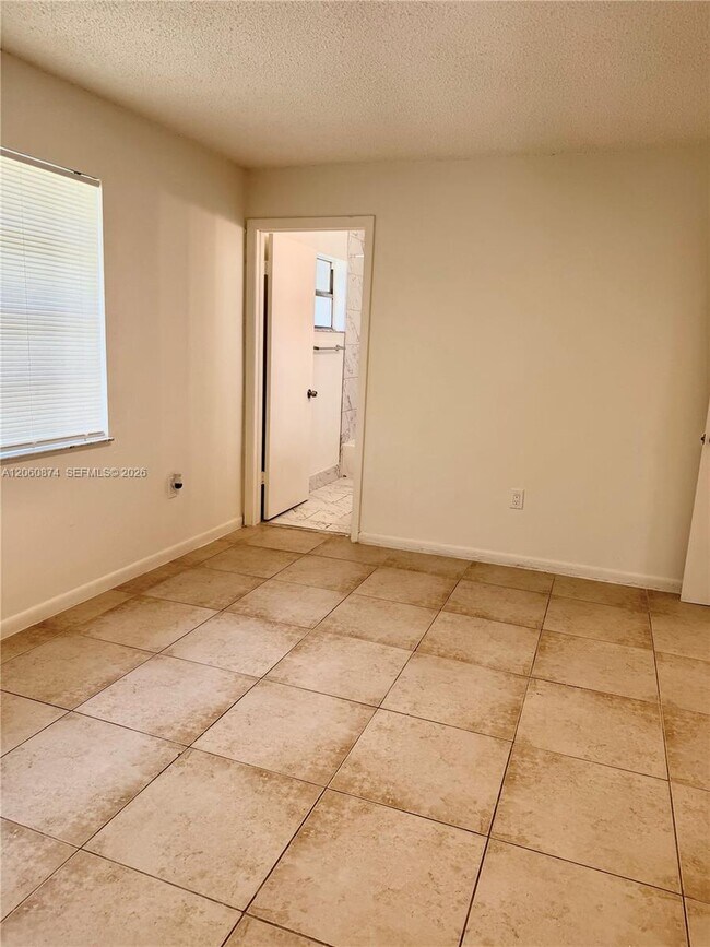 Building Photo - 4073 SW 52nd St