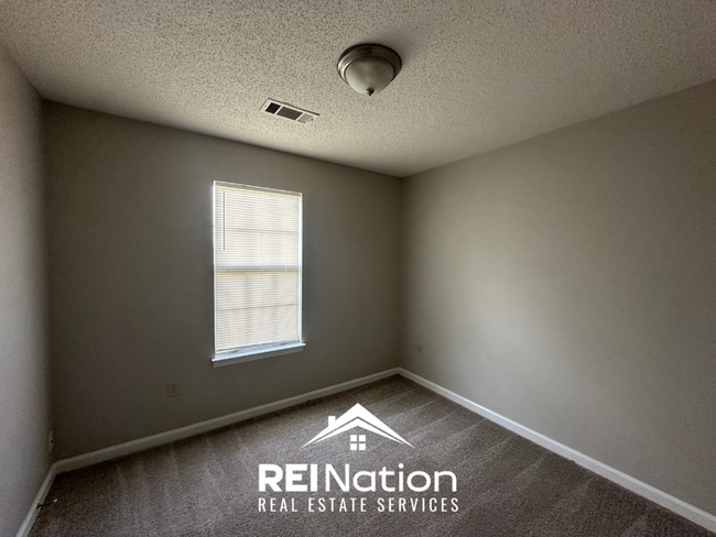 Building Photo - 3BR/2BA Cordova Rental with High Ceilings, Tile Kitchen Flooring & Fireplace