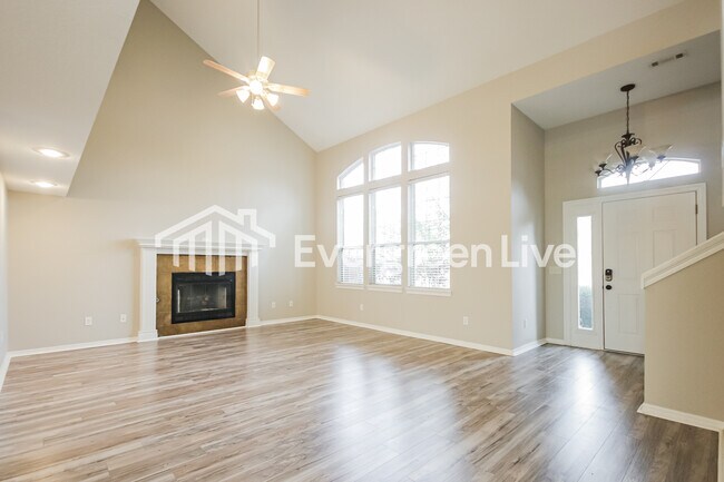 Building Photo - 1668 Niagara St