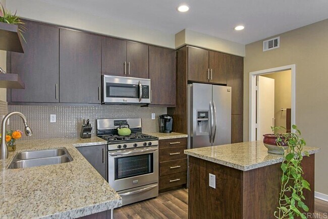 Building Photo - Spacious 2 Bedroom + Office/Den Townhome in Beautiful San Marcos, CA