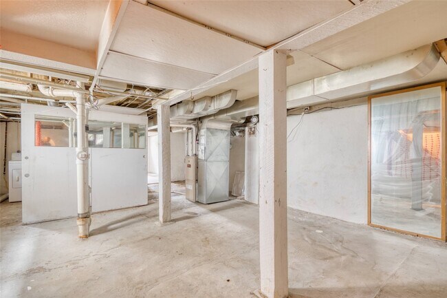 Building Photo - 4154 Schiller Pl