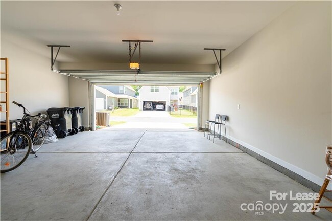 Building Photo - 7803 Reunion Row Dr