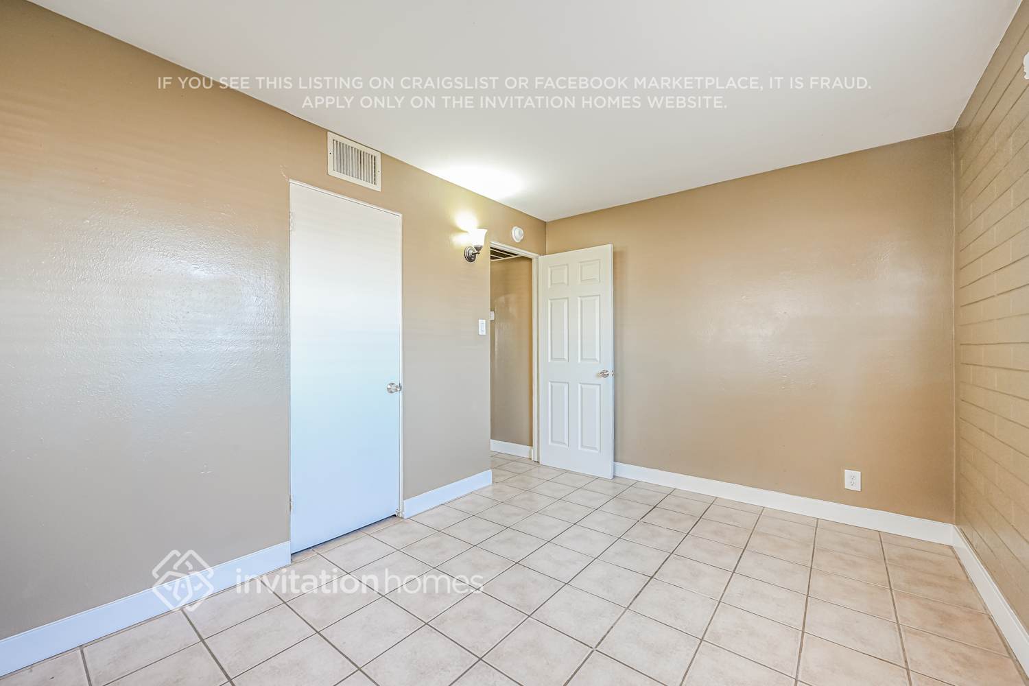 Building Photo - 11207 W Oregon Ave