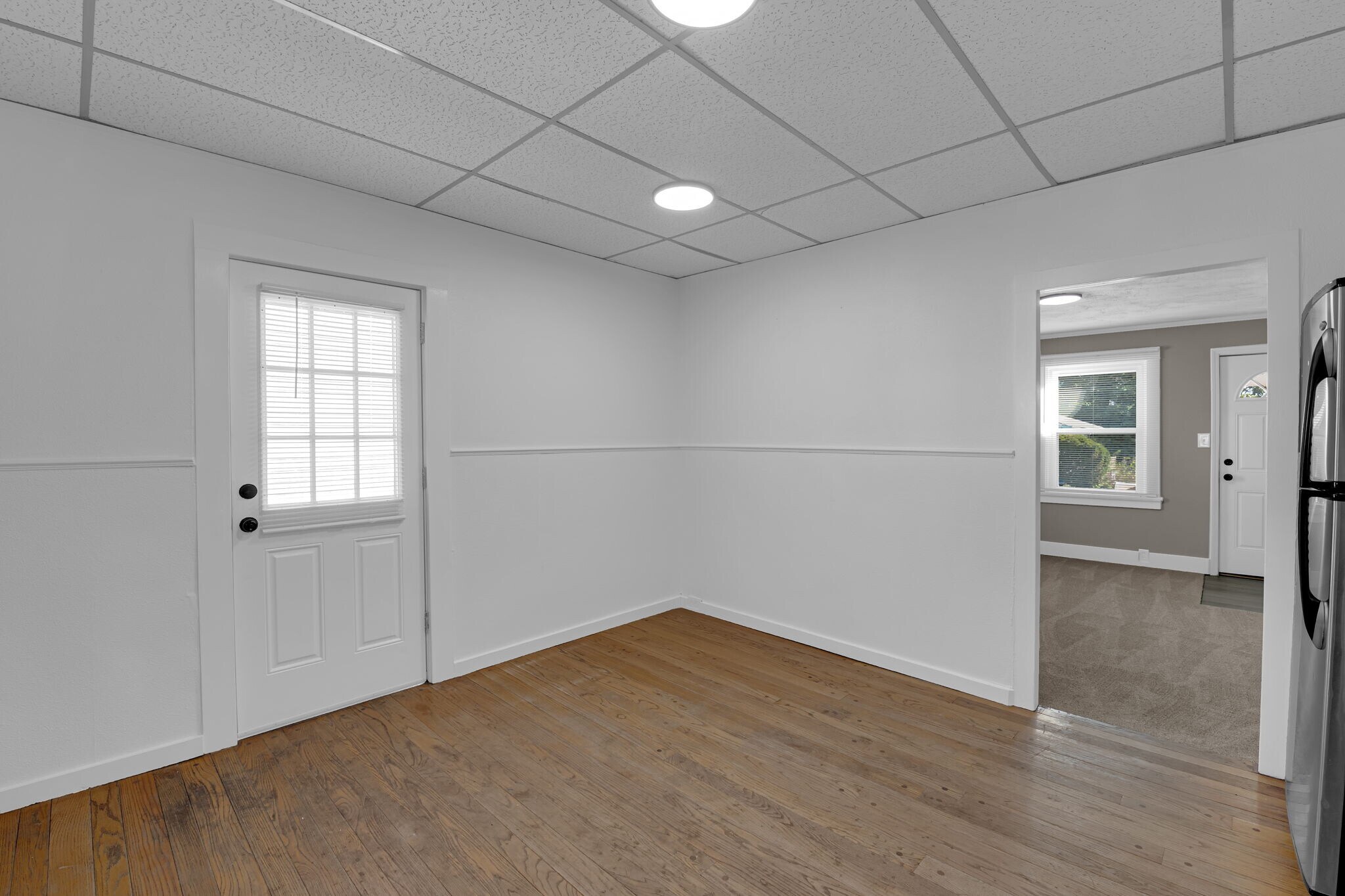 Building Photo - 9919 Clyde Ave